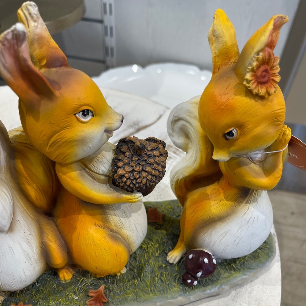 Fall Woodland Squirrels Flirting Tabletop Decor Resin Figure Martha Stewart NwT - Picture 4 of 10